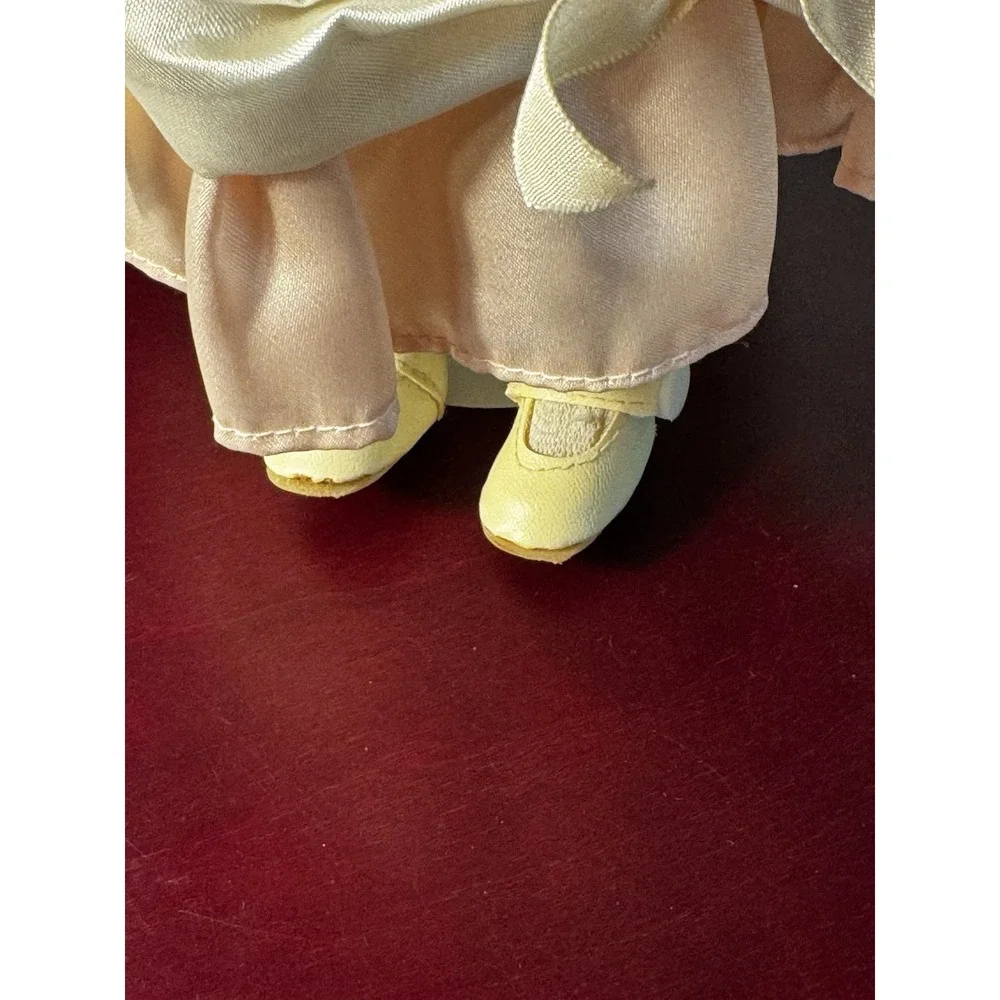 Lt Brown Hair Green Eyes Decorative Porcelain Doll Collection With Pink Outfit